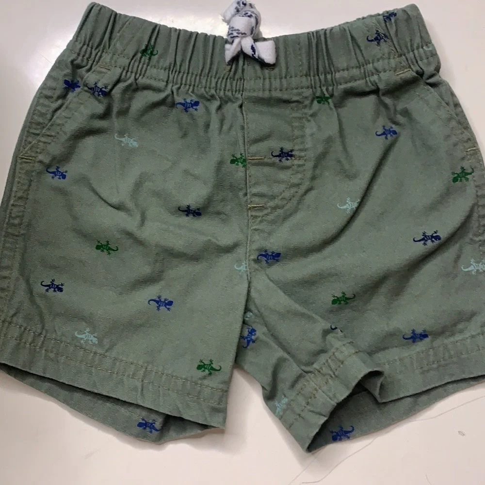 Carter’s infant 9 m gecko lizard Print casual  Shorts